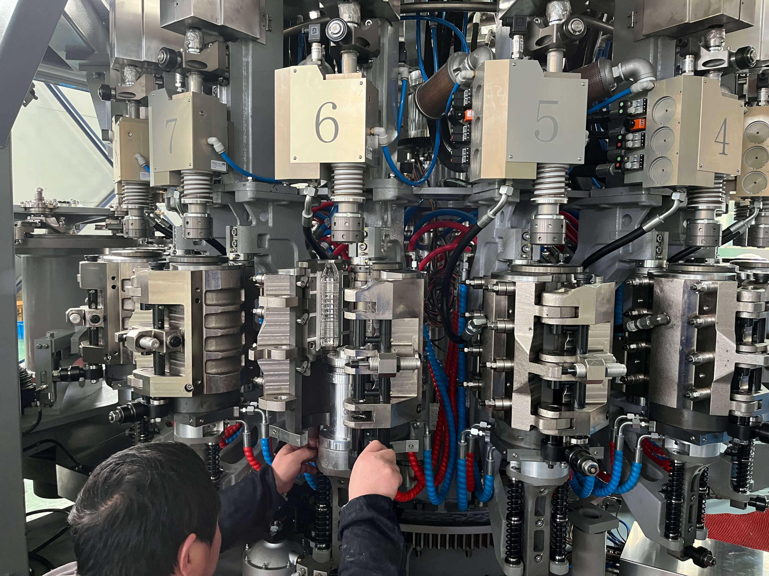 bottle blowing machine