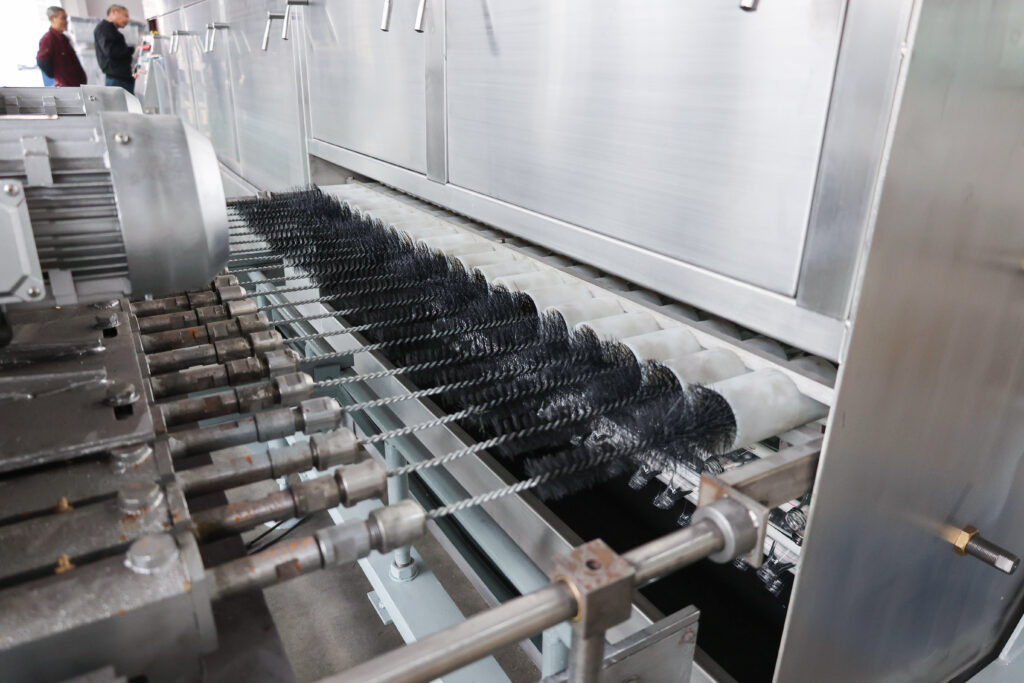 Glass bottle washer