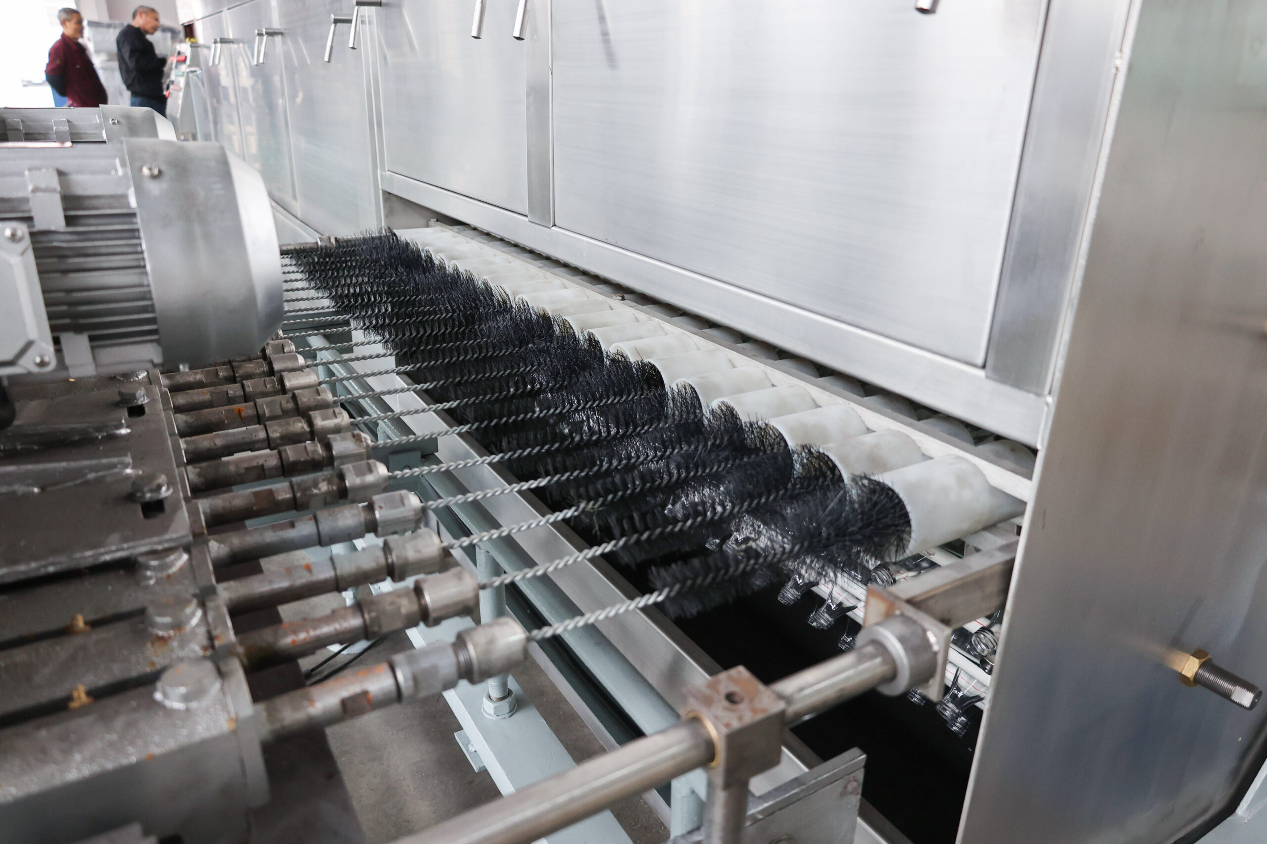 Glass bottle washer